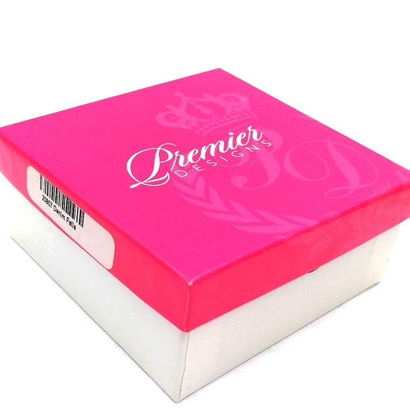 Denim Falls Semi Precious Stone Necklace by Premier Designs - Picture 3 of 4